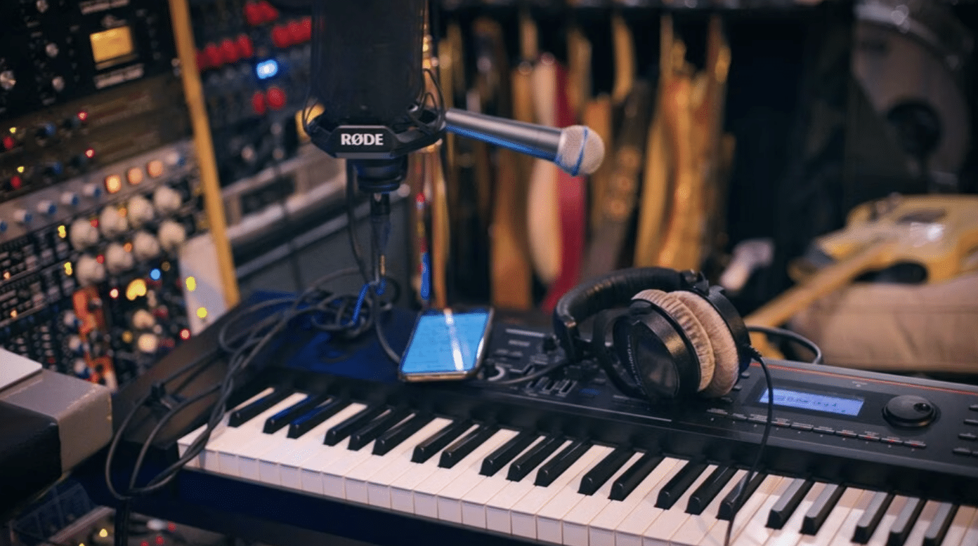 Song Structure 101: Creating Captivating Songs (All Genres) - 7 IntroOutro - Unison