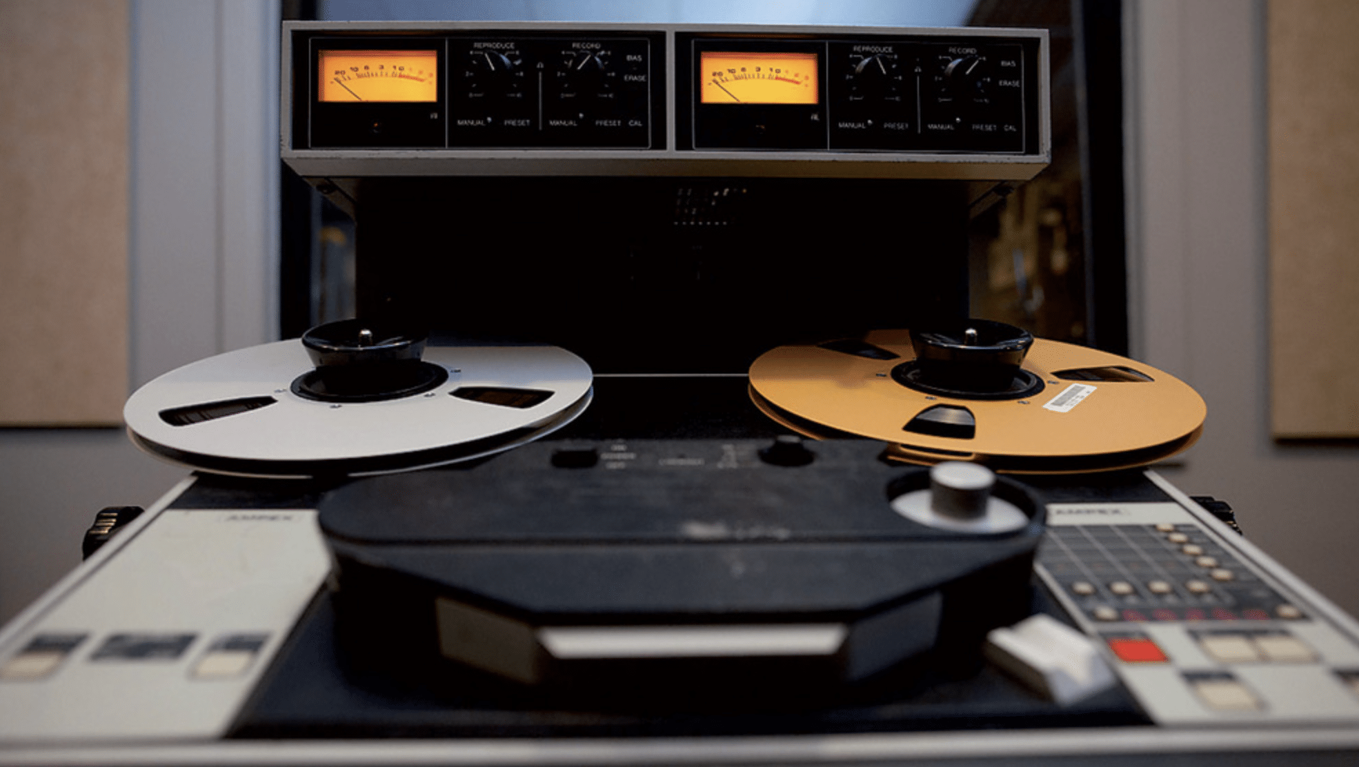 What Are Loops in Music? The Alluring Power of Repetition - 2 what are loops in music